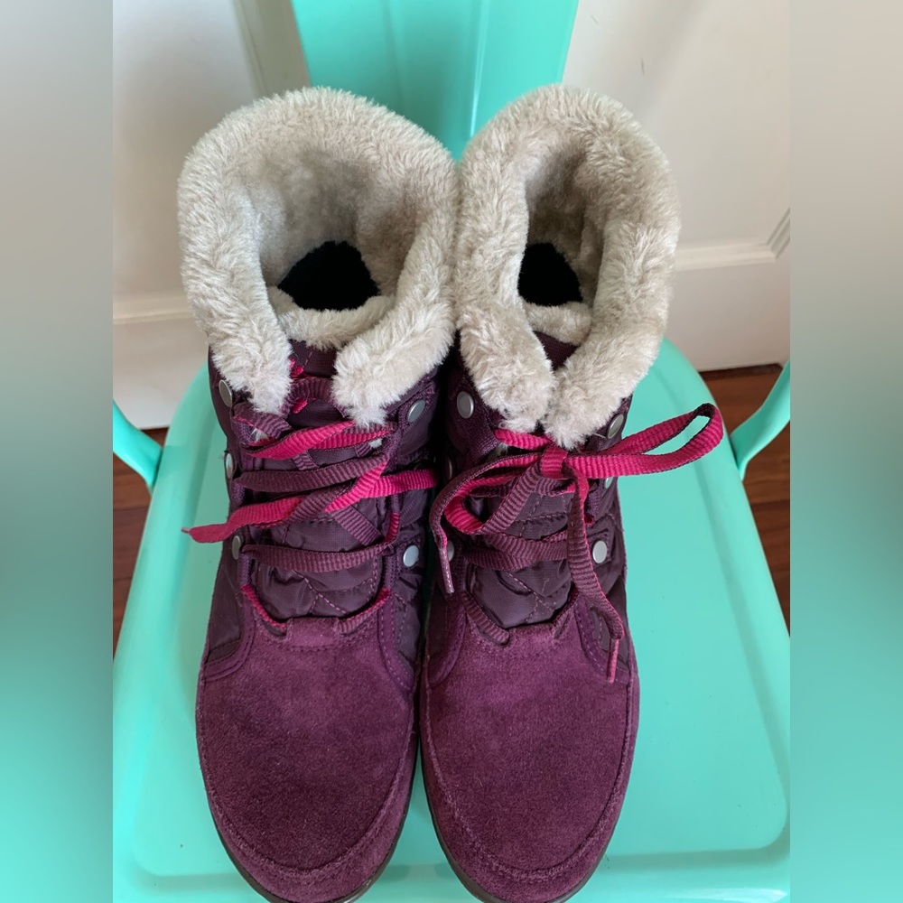 Columbia Purple Ankle Boots with Fur Lining - Picture 5 of 9